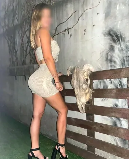 Chiara, 32