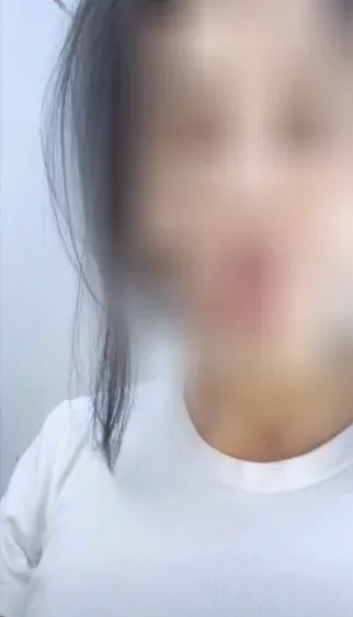 Elena, 25