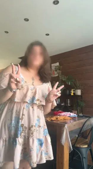 Lena, 23