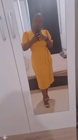 Lilly, 33