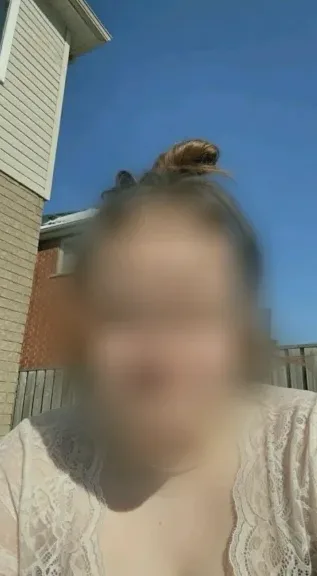 Nina, 37