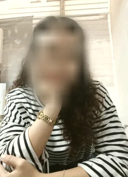 Nina, 31