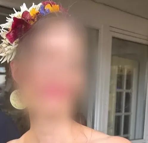 Nora, 40