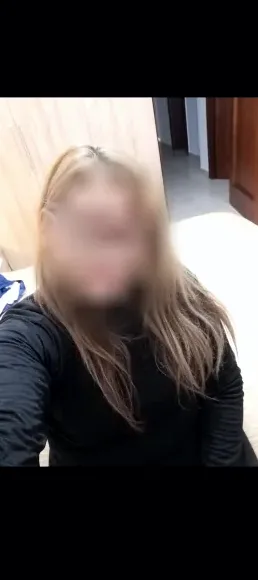 Sandra, 40