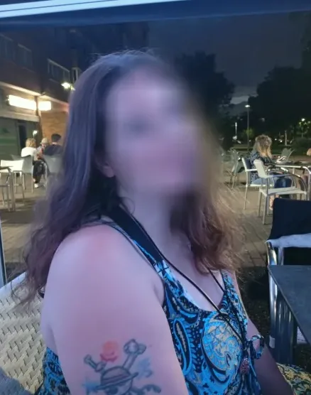 Sandra, 34