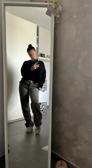 Selin, 21